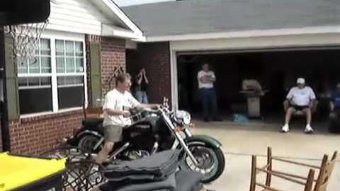 Loading Motorbike (Fail) - Video.mp4