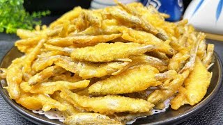 炸小鱼，放面粉淀粉和鸡蛋是大错，教你一招，鱼骨酥脆久放不回软【刘二姐美食】