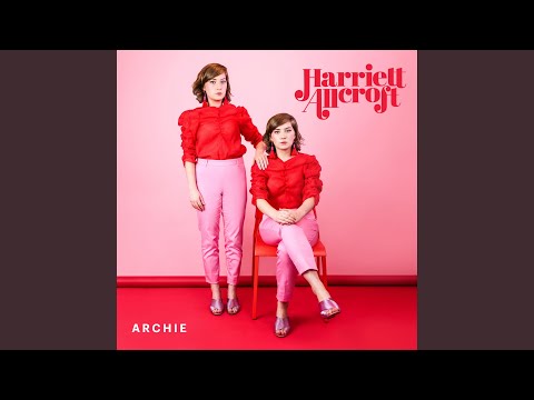 دنیا پر از آدم است