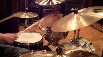 Linear Funk Groove ( Tony Royster Jr. Style ) - Drum Lesson #75