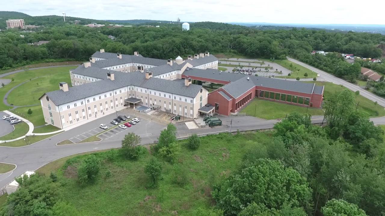 Phantom 4 Flying over Wayne NJ Neighborhood / Preakness Health Care
