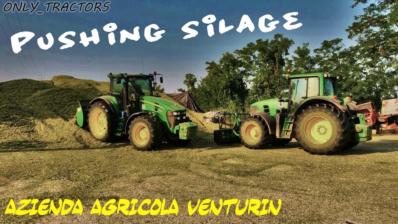 John Deere 7930 John Deere 7430 Premium Silage Trench Venturin