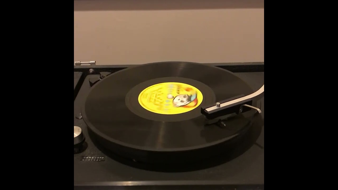 鳴海日出夫『鞍馬天狗の歌』コロちゃんレコード CP81 ('58. 5) YouTube