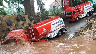 TERJANG BANJIR ‼️🔥 SIMULASI RC TRUK HINO PERTAMINA TRAILER NEKAT MENEROBOS SUNGAI BANJIR