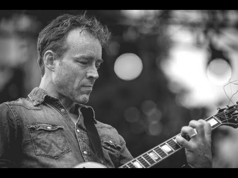 Low - Do you know how to waltz? (Live at Rock the Garden 2013)