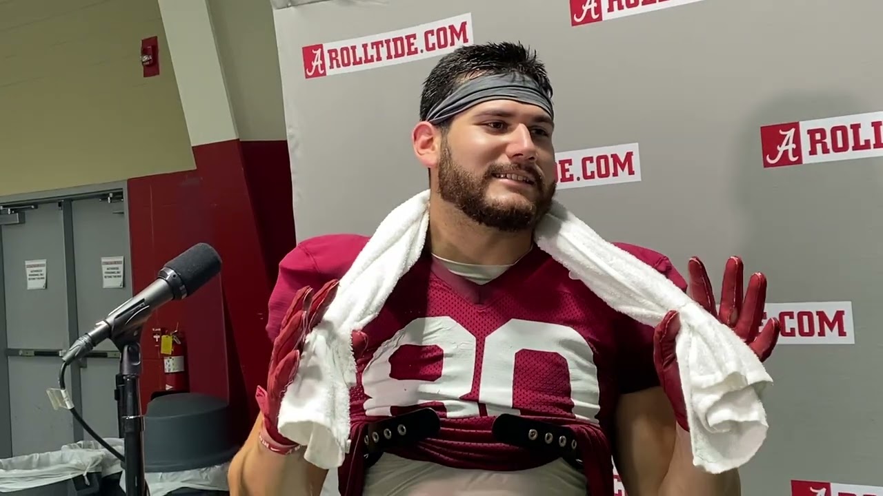 Джош Куевас, тайт-энд Алабамы, перед игрой с Вандербильтом