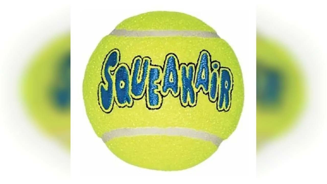 Review: Bolinha Kong Squeakair Tênis Médio 6.5cm Para Cachorro C/ Apito 3 Un