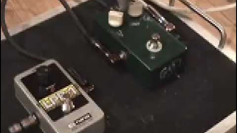 Electro Harmonix LPB1 vs Gearmanndude Time Bomb Boost pedal