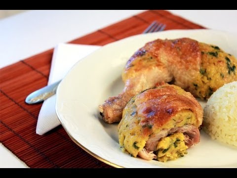 Videó: Hogyan Lehet Sütni Töltött Csirkét