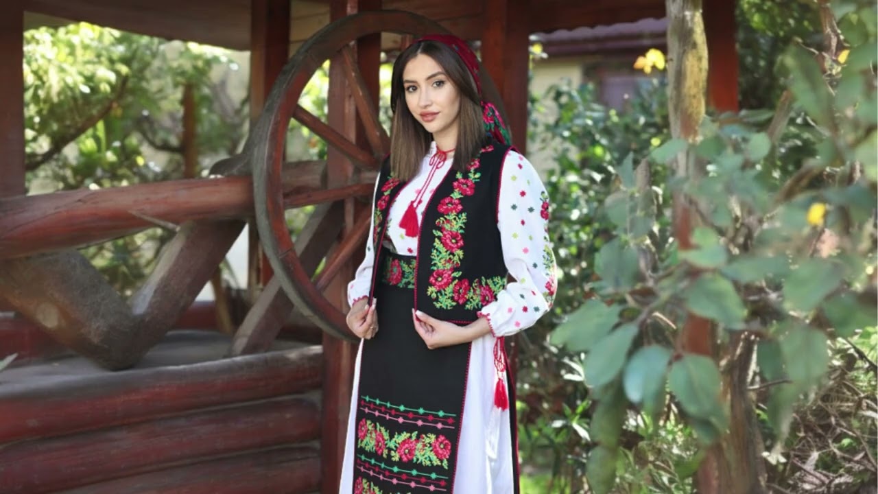 Când merg seara pe uliță: Povestea unui Flăcău Dintr-un Sat