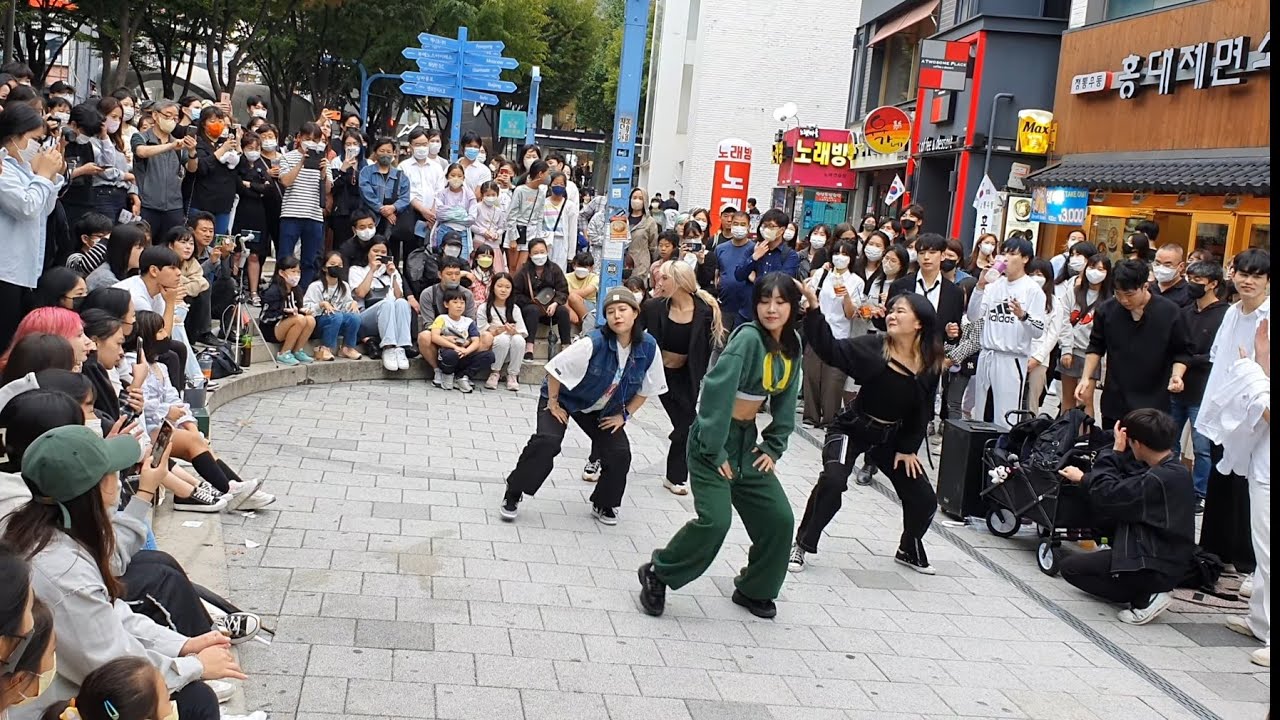 SUNDAY. HAF. BEAUTIFUL FANTASTIC PERFORMANCE. HONGDAE STREET. [PINK ...