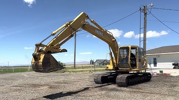 John Deere 490E Excavator
