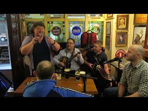 Frances Kennedy singing Make Love to You in A Henhouse with the Killarneys