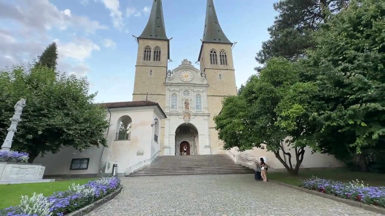 Court Church of St. Leodegar