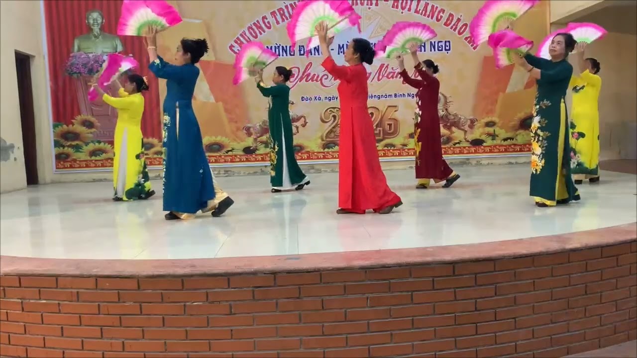 Hội làng Đào Xá 2026 tiết mục sắc xuân CLB dưỡng sinh thể hiện 