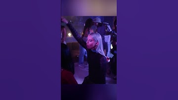 Thumbnail of Young Miko - curita (baile) 🤣🤣🤣