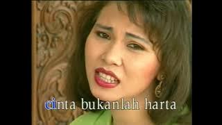 Ria Rezty Fauzy - Sepatu Dari Kulit Rusa