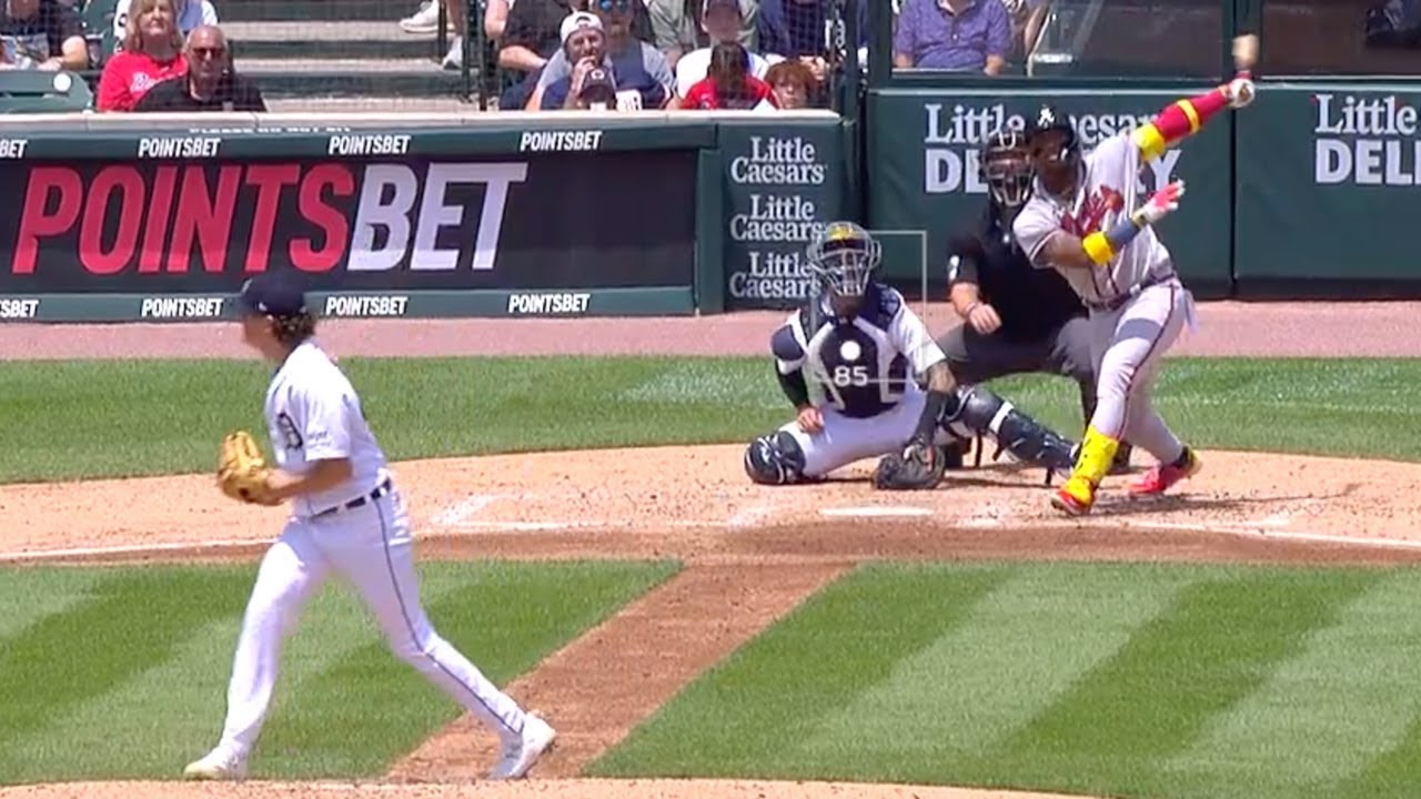 Ronald Acuña Jr. STAYS HOT! Crushes his 14th home run of the year to dead center!