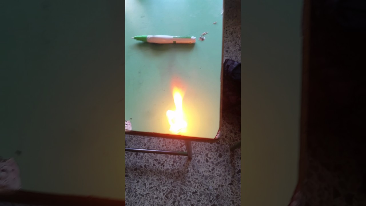 Senza Futuro Ma A Cazzo Duro