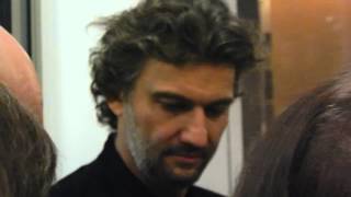 Jonas Kaufmann and fans-2 Bayerische Staatsoper 07.10.15