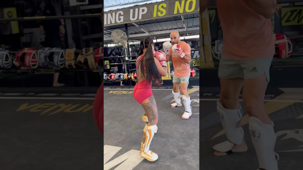 Punch, punch, kick 🦵🏼  INSTA : blackangelvix18 💞 TIKTOK : blackangelvixlife15 