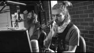 Matisyahu feat. Trevor Hall performing 'Light' UNPLUGGED RADIO chords