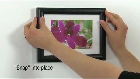 How To Use 3M Command™ Picture Hanging Strips | Al-Futtaim ACE