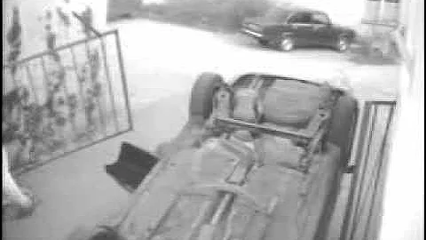 Car crash caught on security camera fail