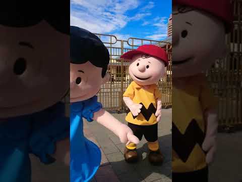 チャーリーの元まで誘導してくれるルーシー Shorts Usj チャーリーブラウン ルーシー Youtube