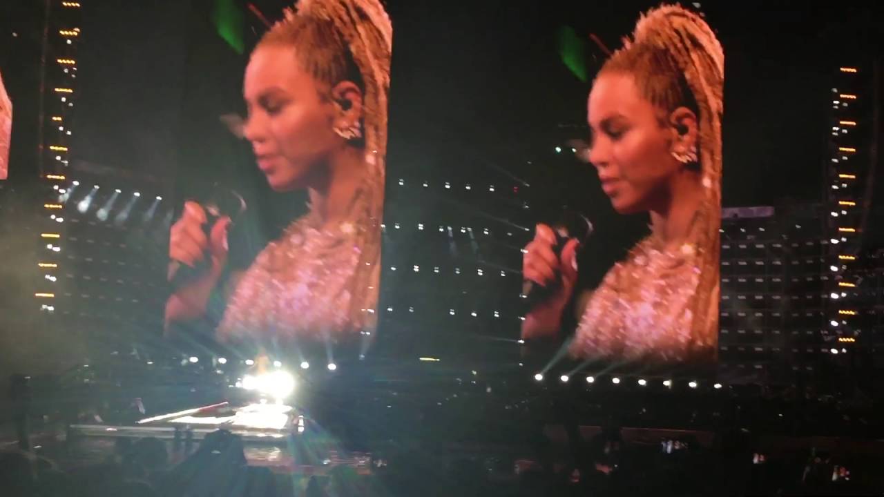 Beyoncé performing Halo in Dublin's Croke Park during her Formation World Tour 2016