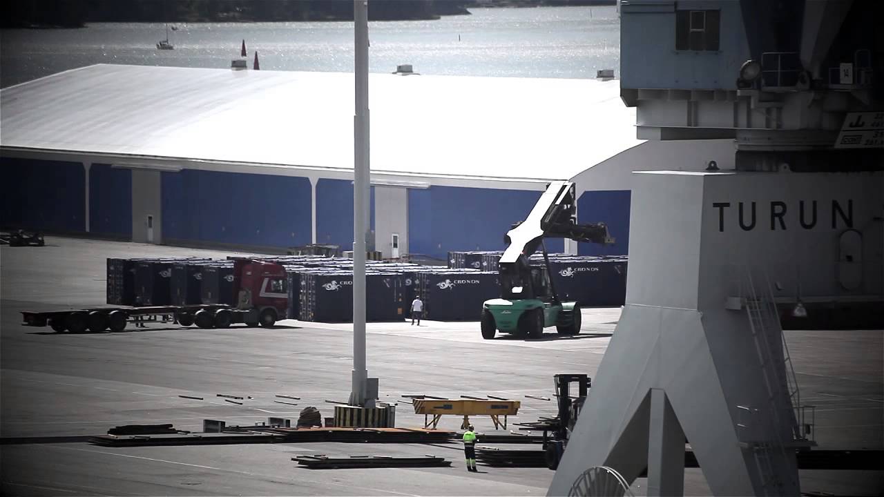 Port of Turku -  A five star harbour at your service 2014