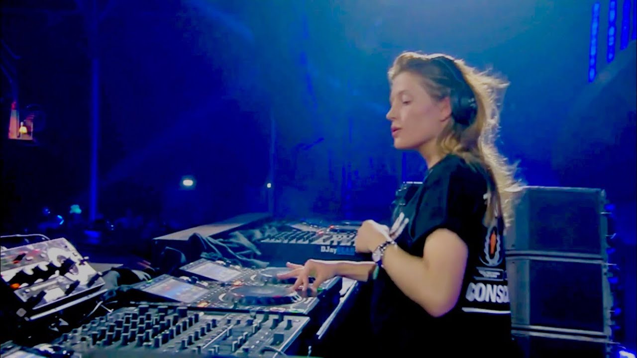 The Age Of Love (Charlotte de Witte & Enrico Sangiuliano Remix - Edit) Live Tomorrowland Winter 2022 The Age Of Love (Charlotte de Witte & Enrico Sangiuliano Remix - Edit) Live Tomorrowland Winter 2022