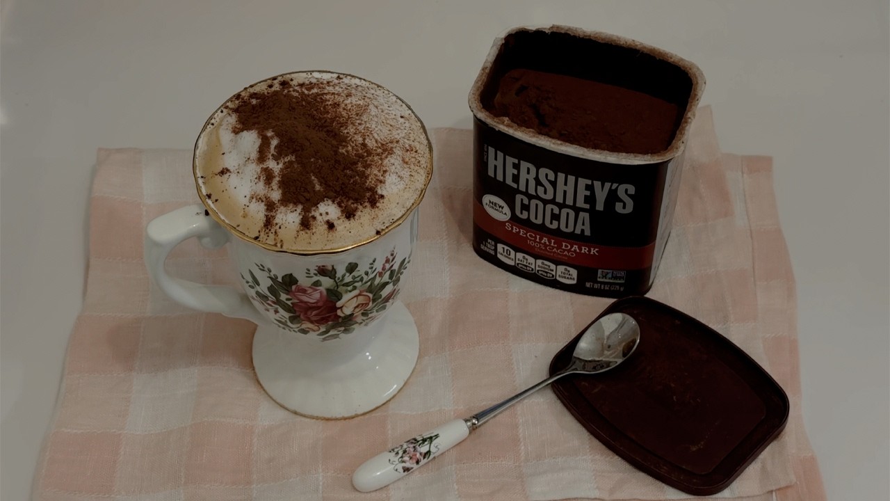 coffee, books, art show set up, more coffee 🌧️ rainy week vlog