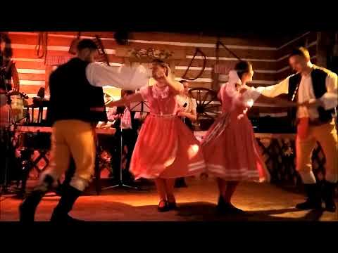 Espectáculo de folklore checo en Praga | Espectáculo de danza folklórica checa en el Forkloregarden de Praga