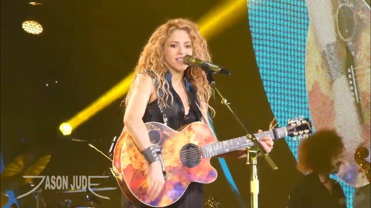 Shakira - Amarillo [HD] LIVE San Antonio 8/24/18 - YouTube