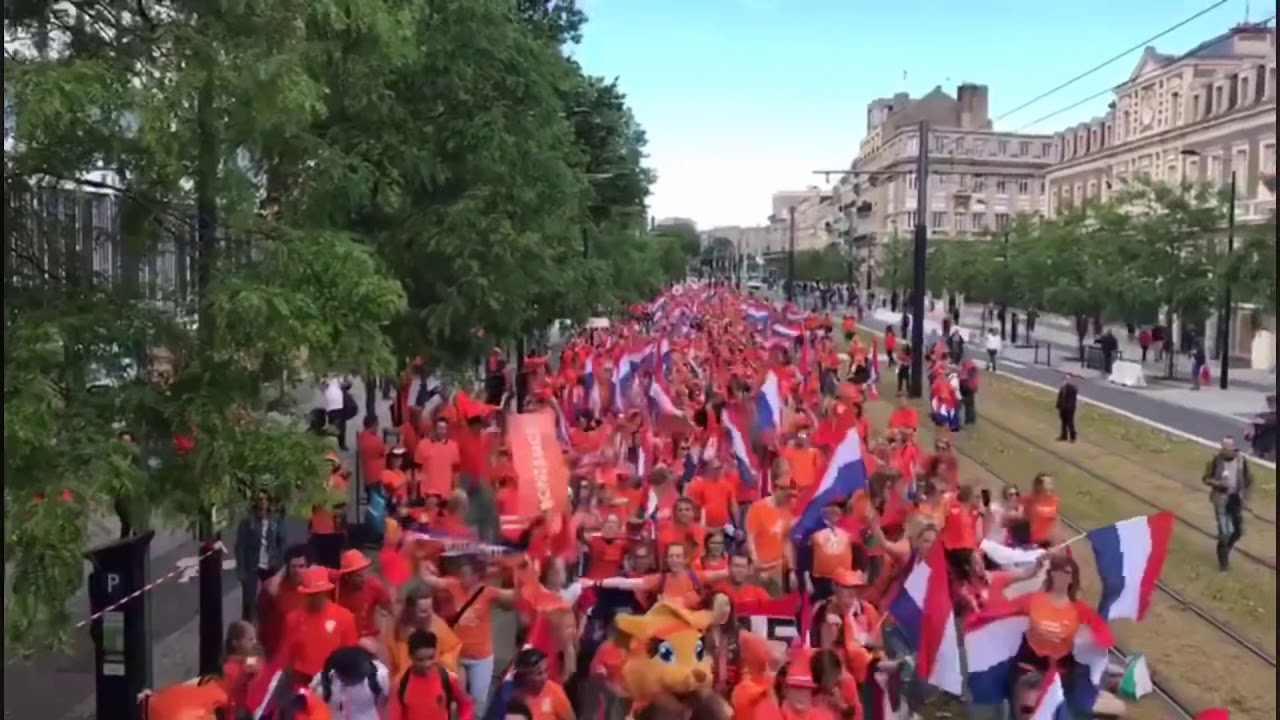 2019 - MY COUNTRYMEN - Go LEFT - Go RIGHT