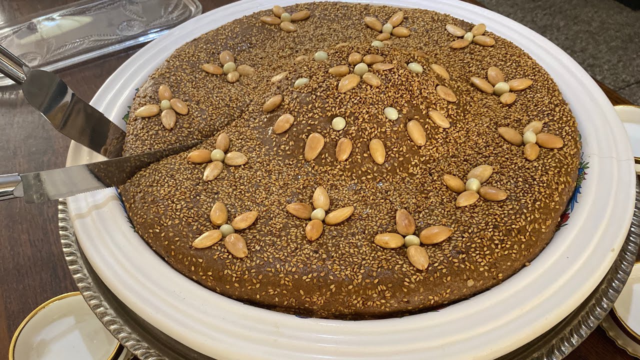 هاذا سدي سلو جامع مابين الأصالة والمعاصرة  وسعدات لي شم ريحتو  والتلويكة في مضغتو 👌🌺