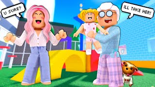 Roblox Crazy Grannie Adopts Goldie - Titi Games