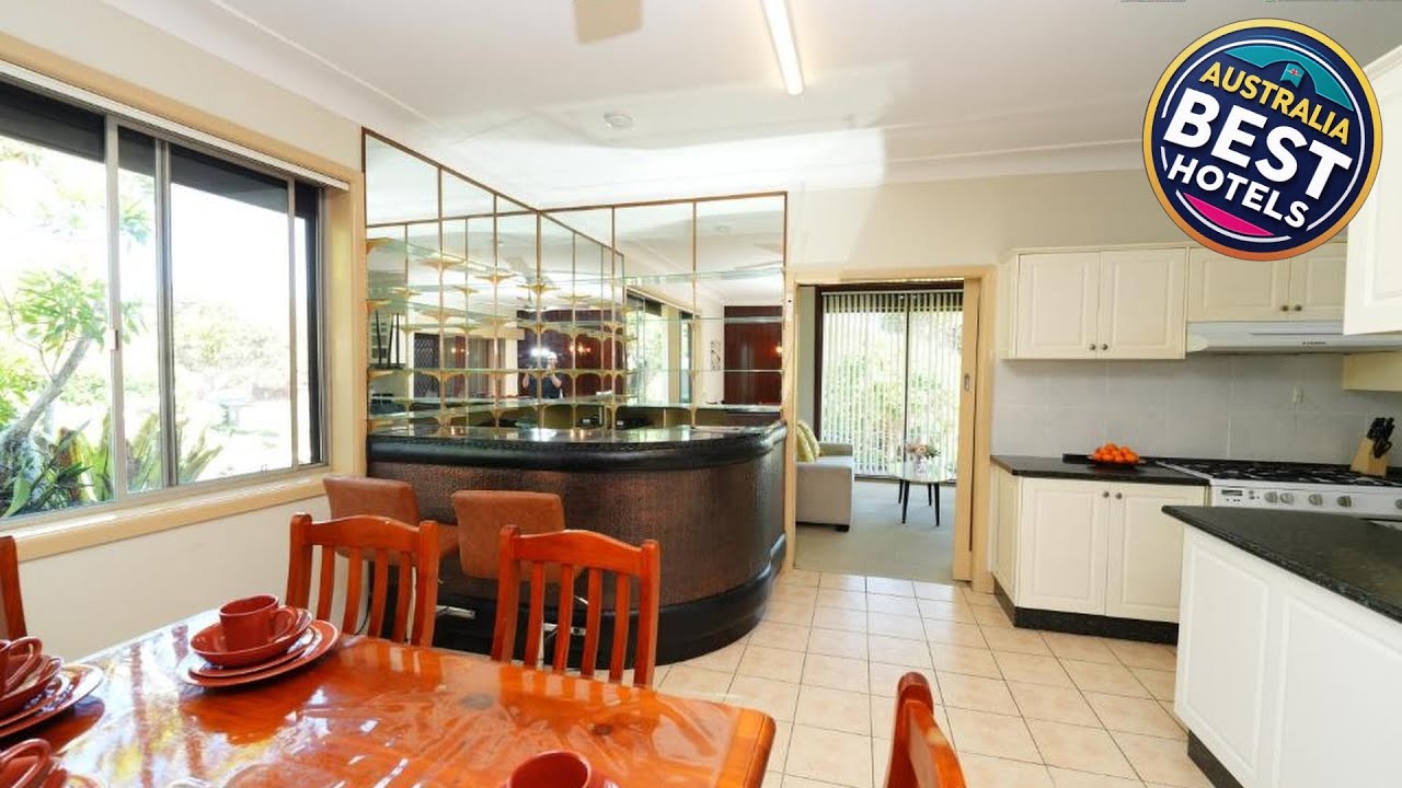 3BR Home with Pool Near Shops, M5 & Train Stations | Sydney, Australia | Hotel Review ⭐