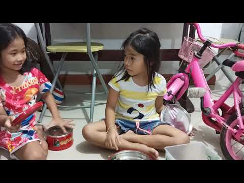 น้องใบบุญกับน้องเอื้อยเล่นขายของ