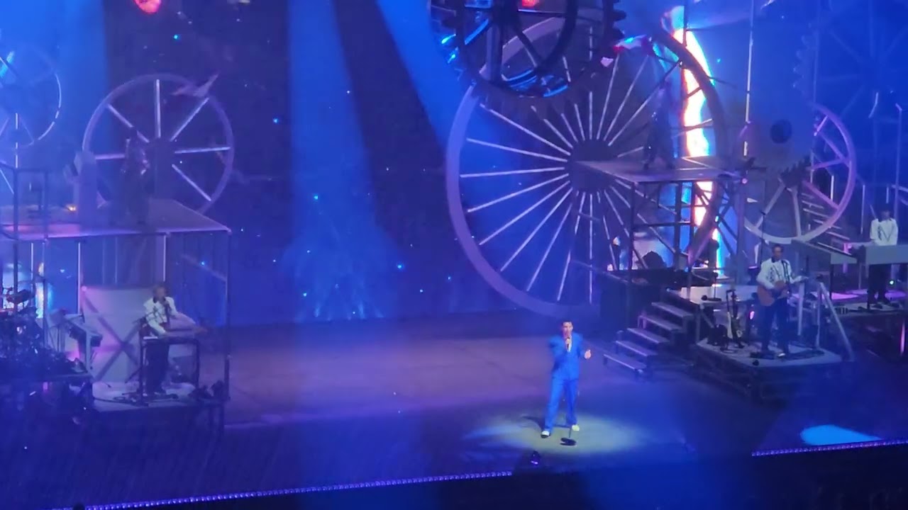 Concert MIKA Le 15.02.2026 au Zénith de Lille ❤️ (7)