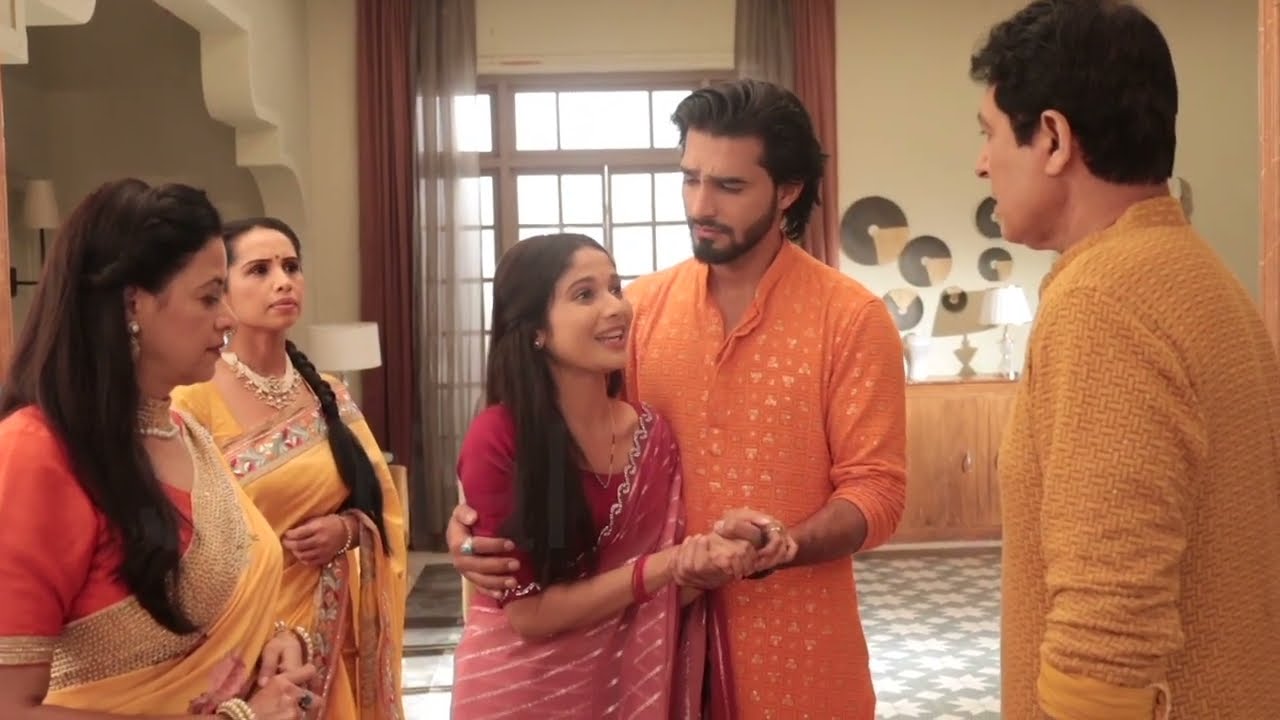 Mangal Lakshmi On Location: Today Episode, Lakshmi gets blessings from Laddu Gopal