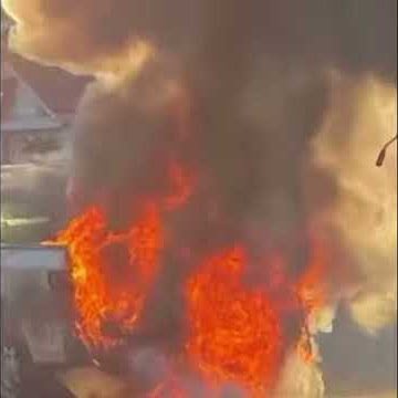 ROOFER’S NIGHTMARE: Small Roof kettle on fire!! 😱😱🔥🔥  #BrunnoNoBs 👊👊