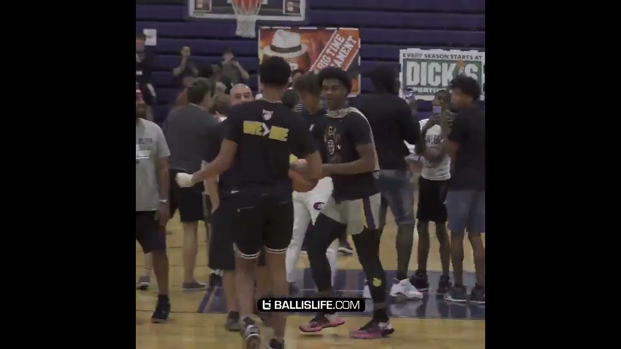 These were WARM UP Dunks for a High School game... 😳 YouTube
