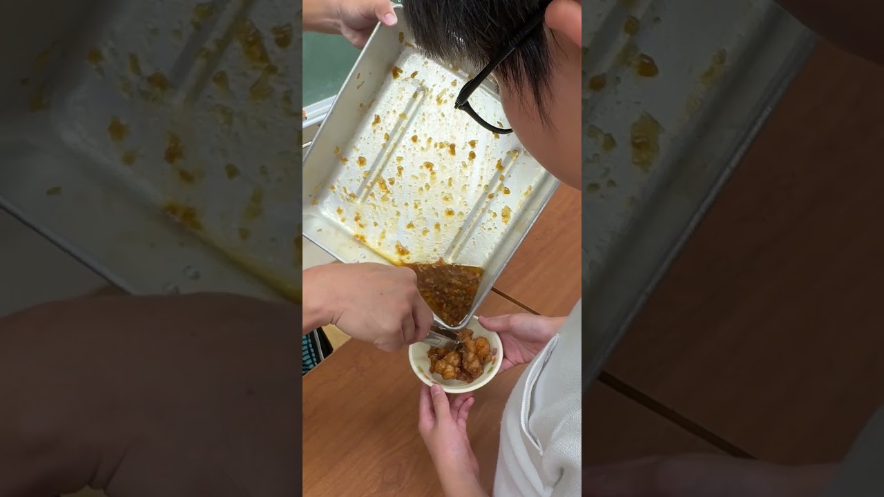 They Serve Themselves? $1.50 Japanese Elementary School Lunch in Osaka