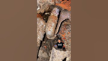 Vỡ thế này tiền nước gần bằng tháng lương là đúng rồi. Sửa rò rỉ nước ngầm tại quận Tân Phú cũ TPHCM