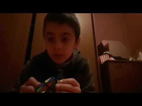 იოანე აწყოპს კუბიკ რუბიკს პირამიდას