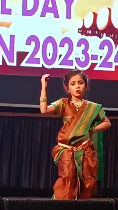 Nako Mala Bangla nako gadi pahije ||Raja Mala Nauvari saree pahije dance 💃#nauvari#ytshorts#dance