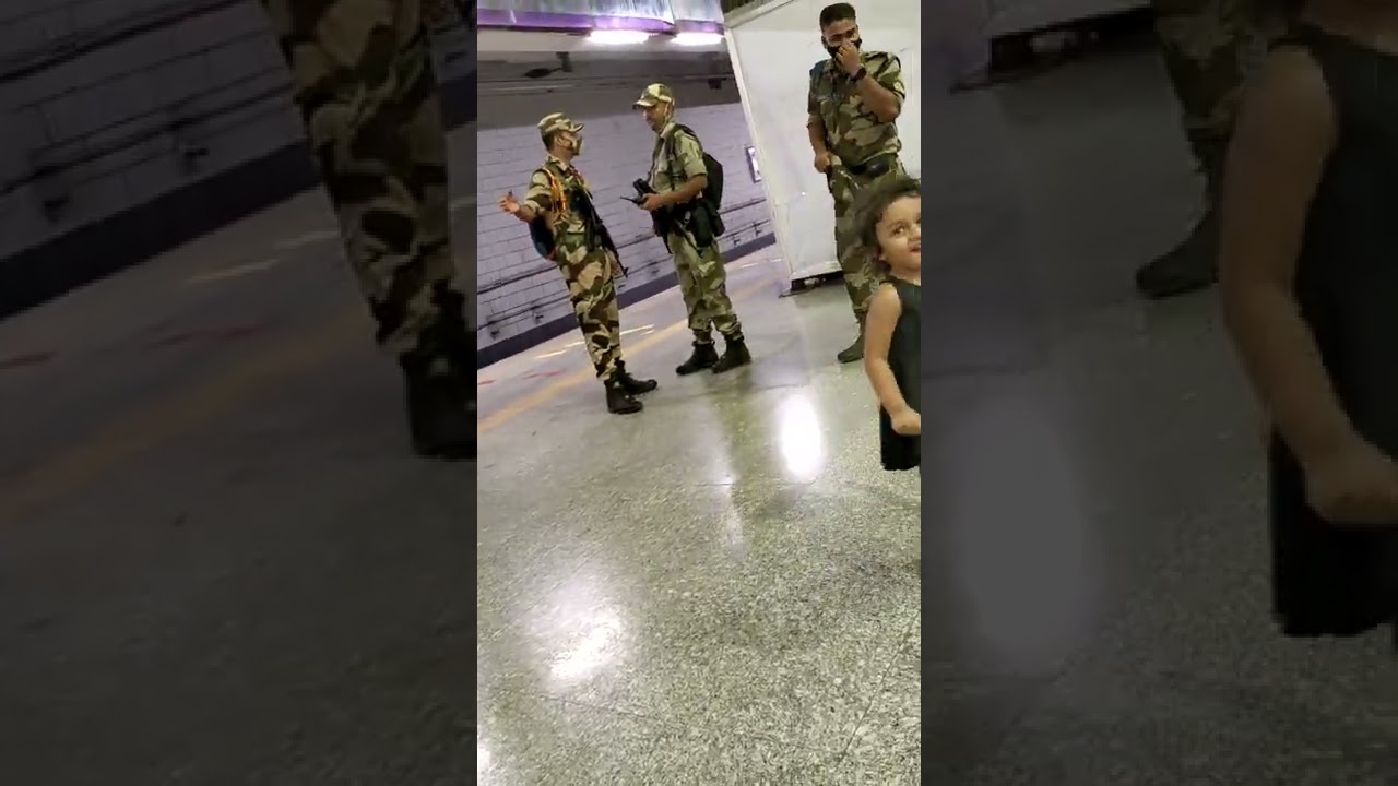 viral video Little girl tuch soldier feet 🇮🇳please support