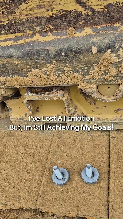 #achieveyourgoals #constructionequipment #heavyequipment #diesel #bluecollar #mechanic #caterpillar